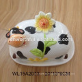 Lovely vaca com placa de manteiga de cerâmica de flor com tampa